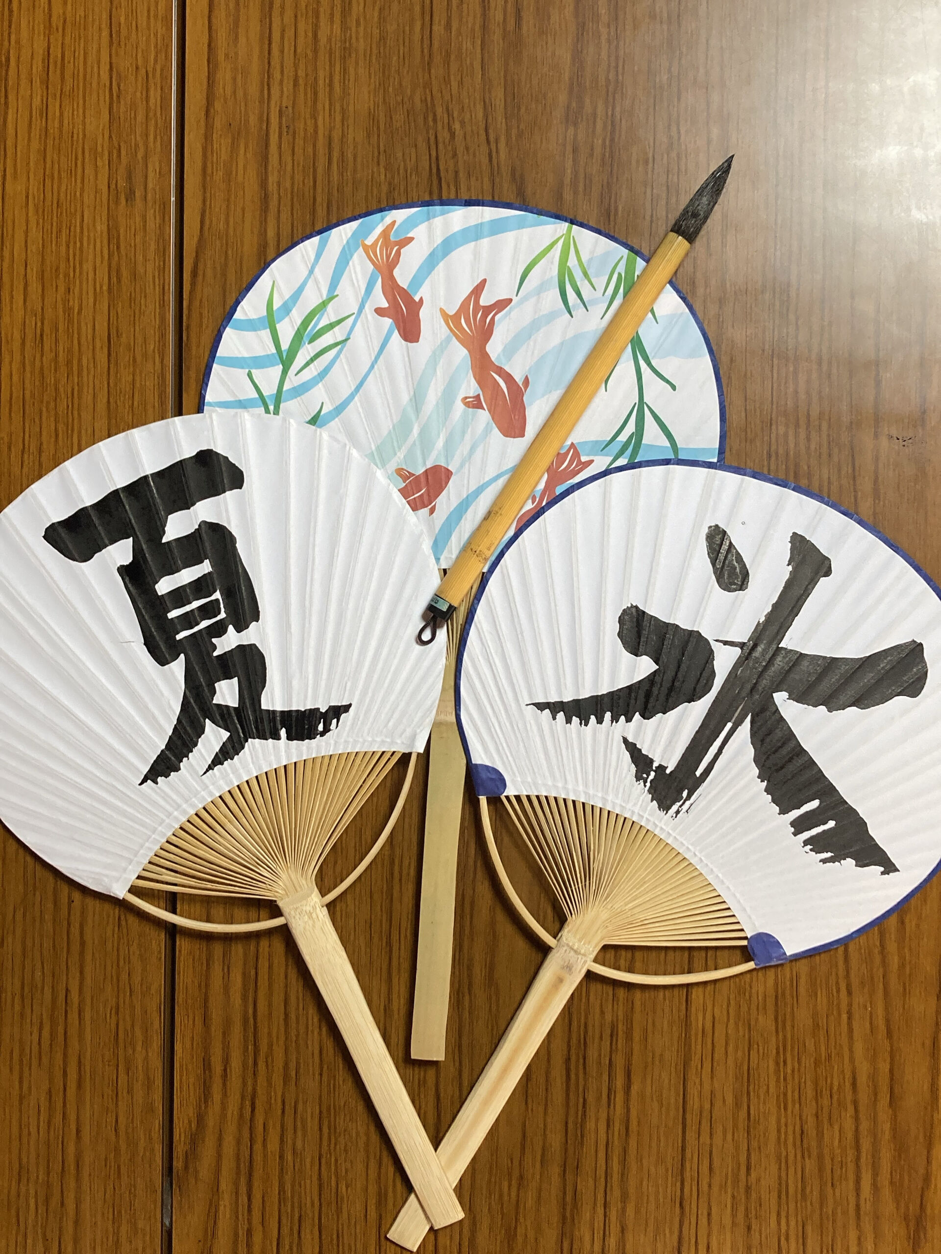 小学４年生と２年生の姉妹のMyうちわ